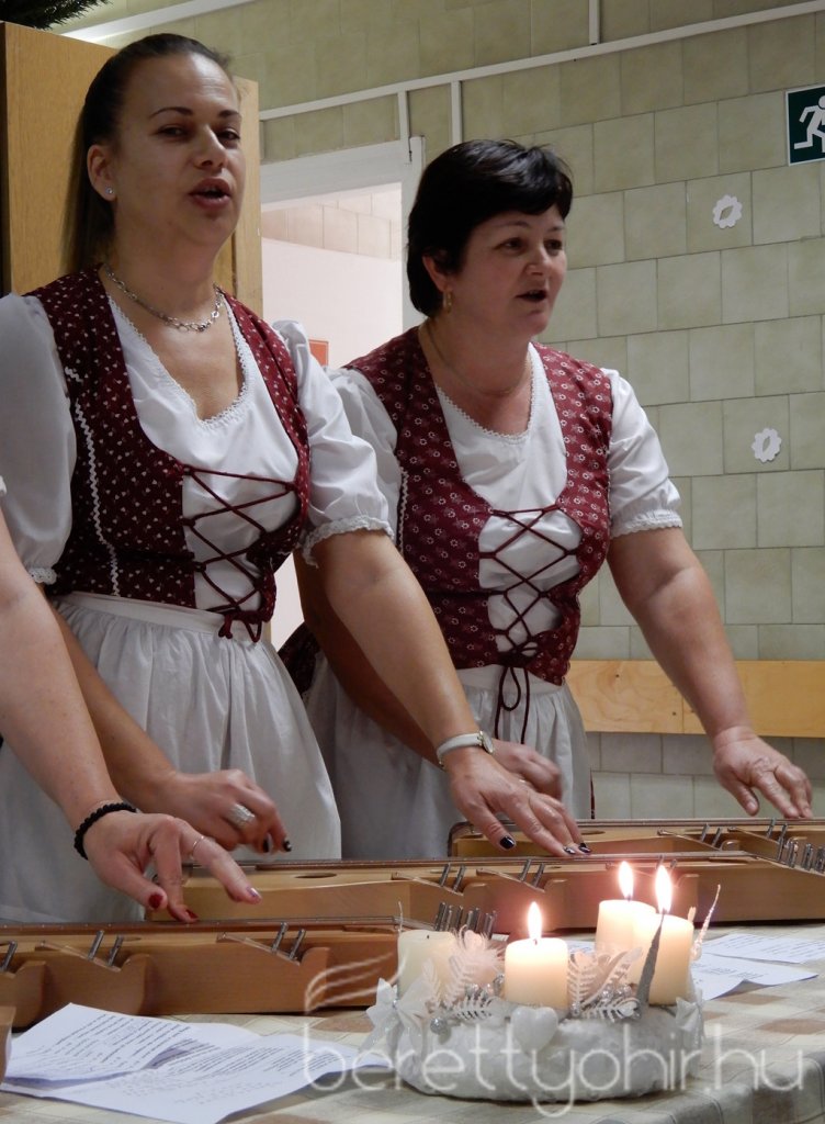 Karácsonyi ünnepség a Krónikus osztályon 16